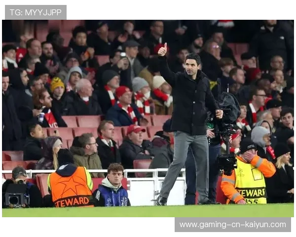 英超阿森纳边路高速推进，前场威胁持续产生